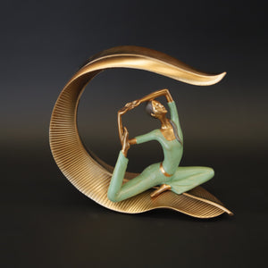 HCHD7755 - Green Back Pose Yoga