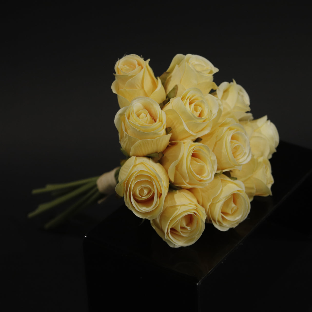 HCFL9861 - Yellow Classic Cut Rose Bq