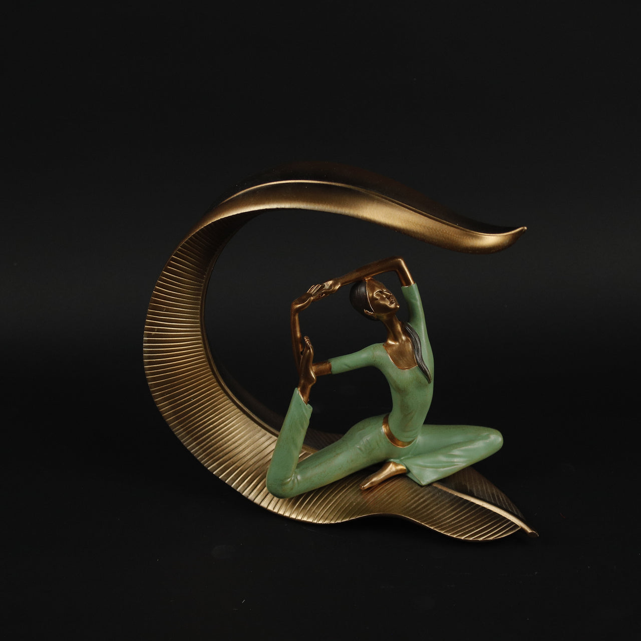 HCHD7754 - Green Sun Pose Yoga