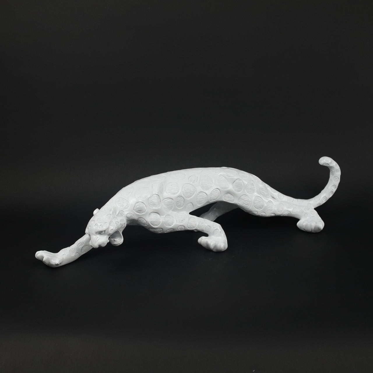 HCHD9938 - M White Crawling Panther