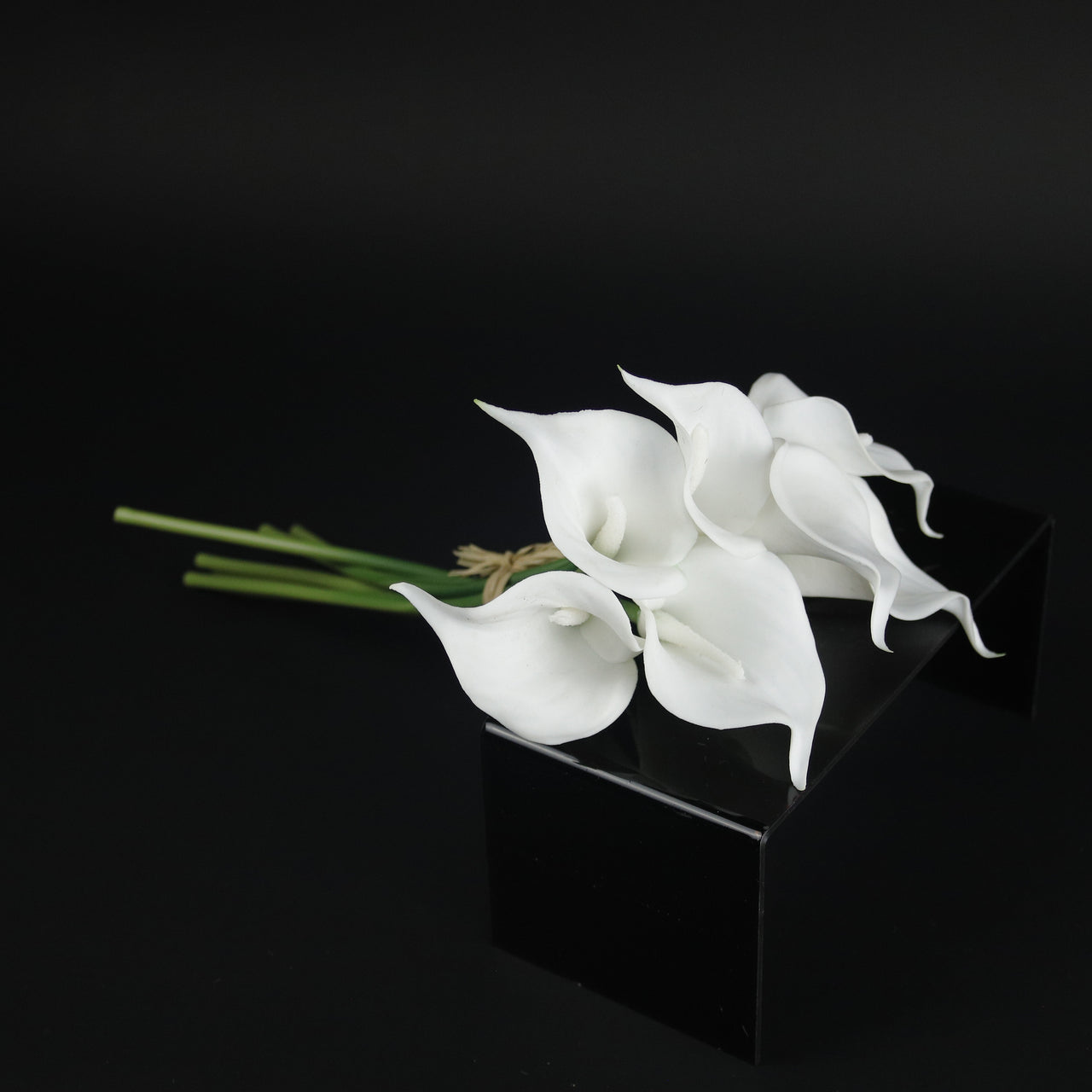 HFL10231 - Wrapped Cream Calla Lily Bq