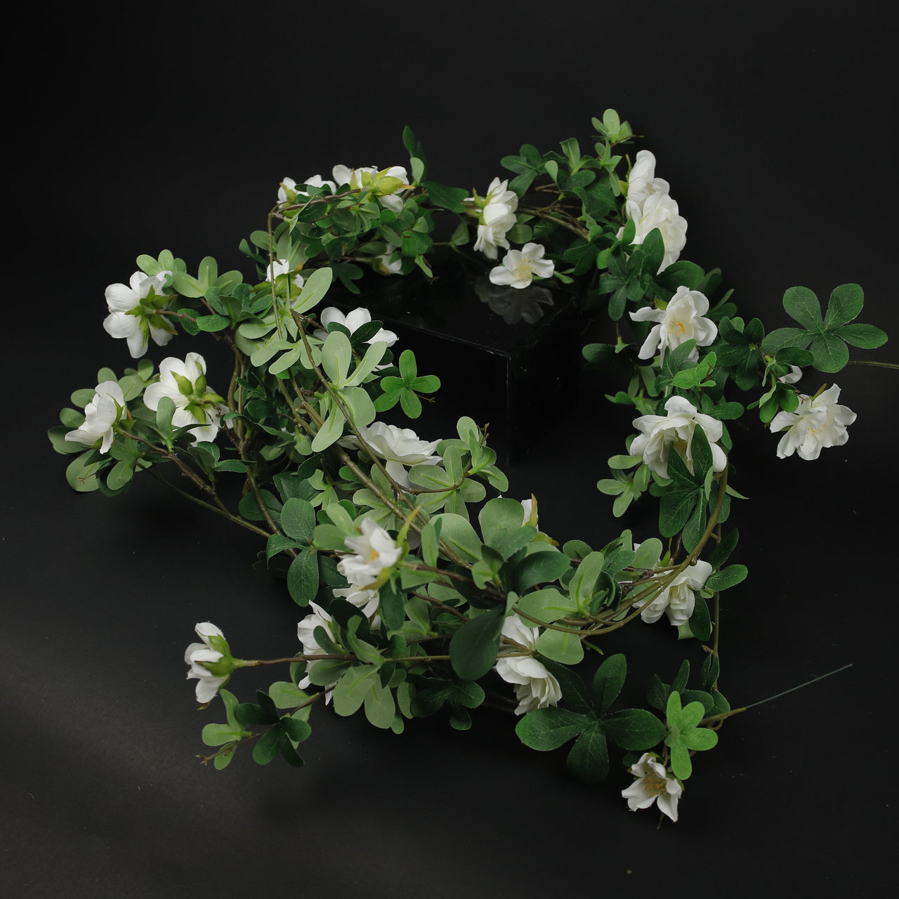 HFL10417 - White Hanging Rose Vine - 1.8m