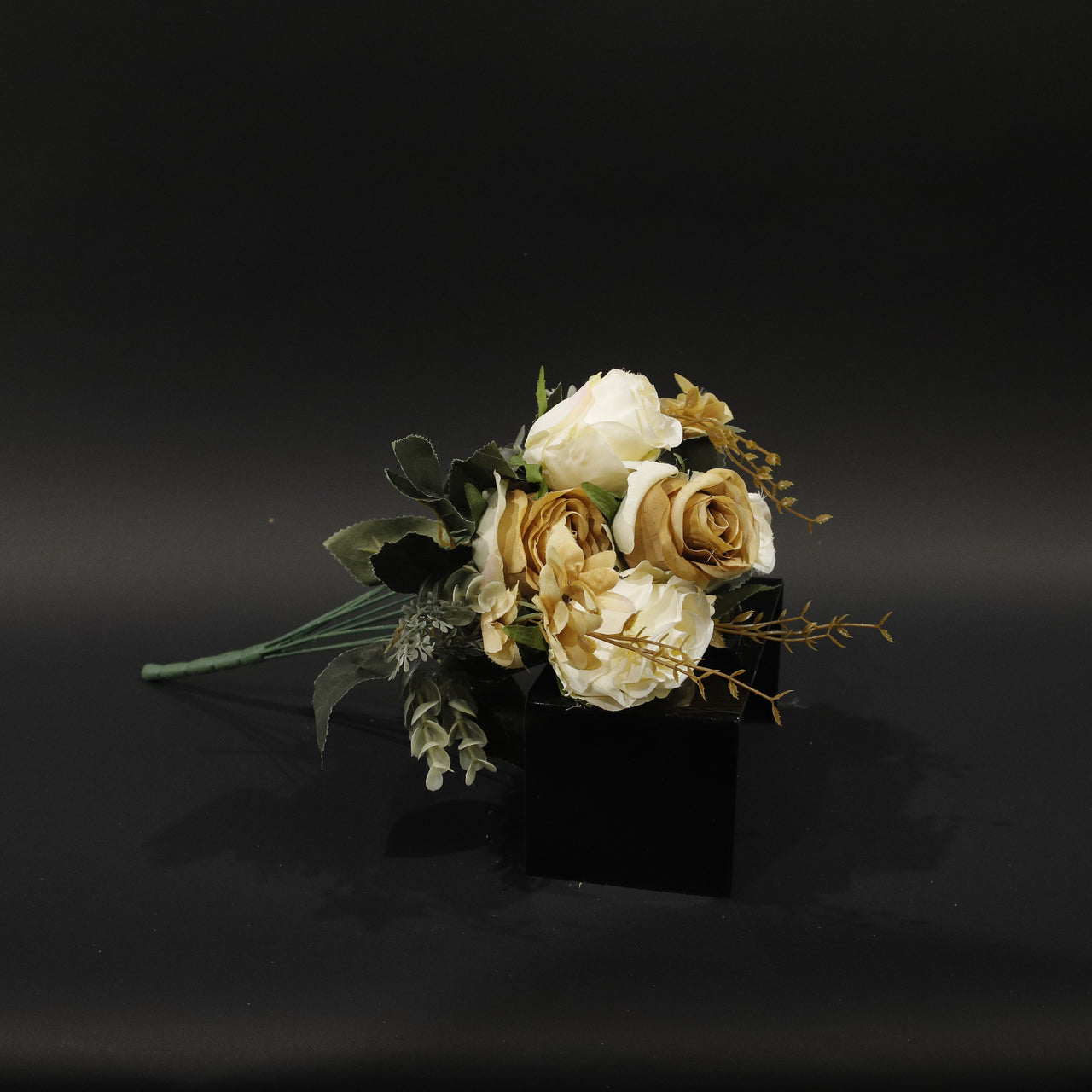 HFL10774 - Mixed Cream Tea Rose Bq