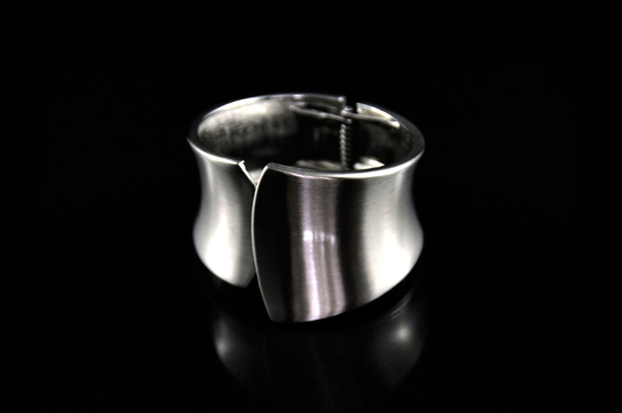 CDBR1538 - Silver Bangle Bracelet