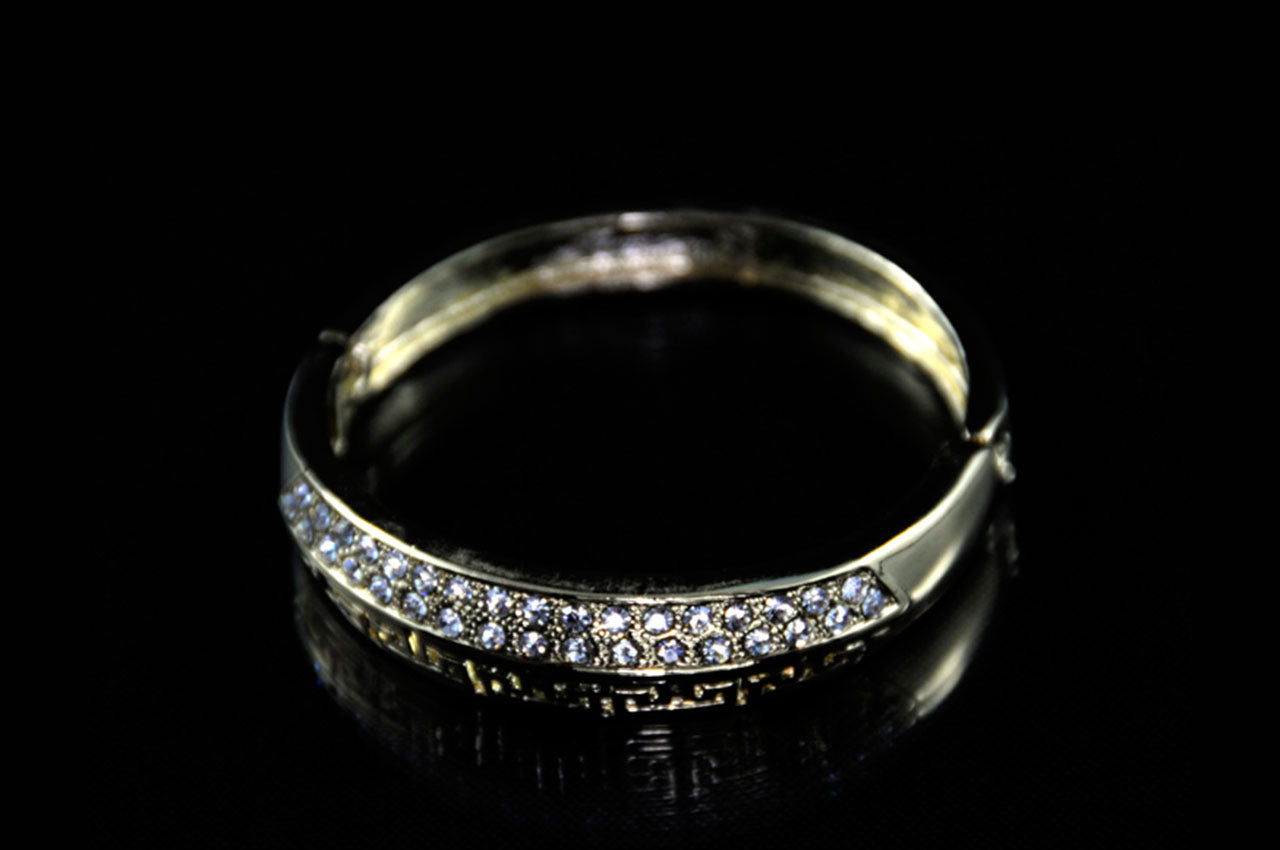 CDBR1560 - Gold Bangle Bracelet