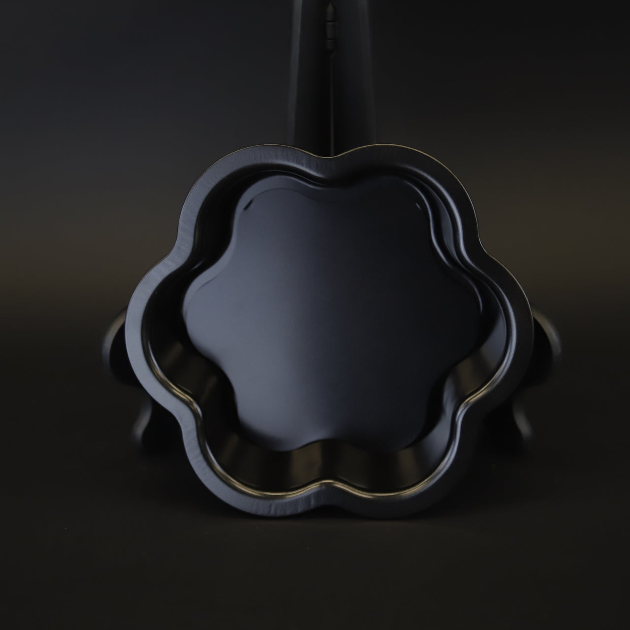 HCBE9643 - 2 Pc Daisy Cake Pan - 8"