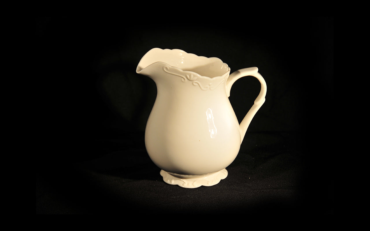 HCCH4607 - Textured Water Jug