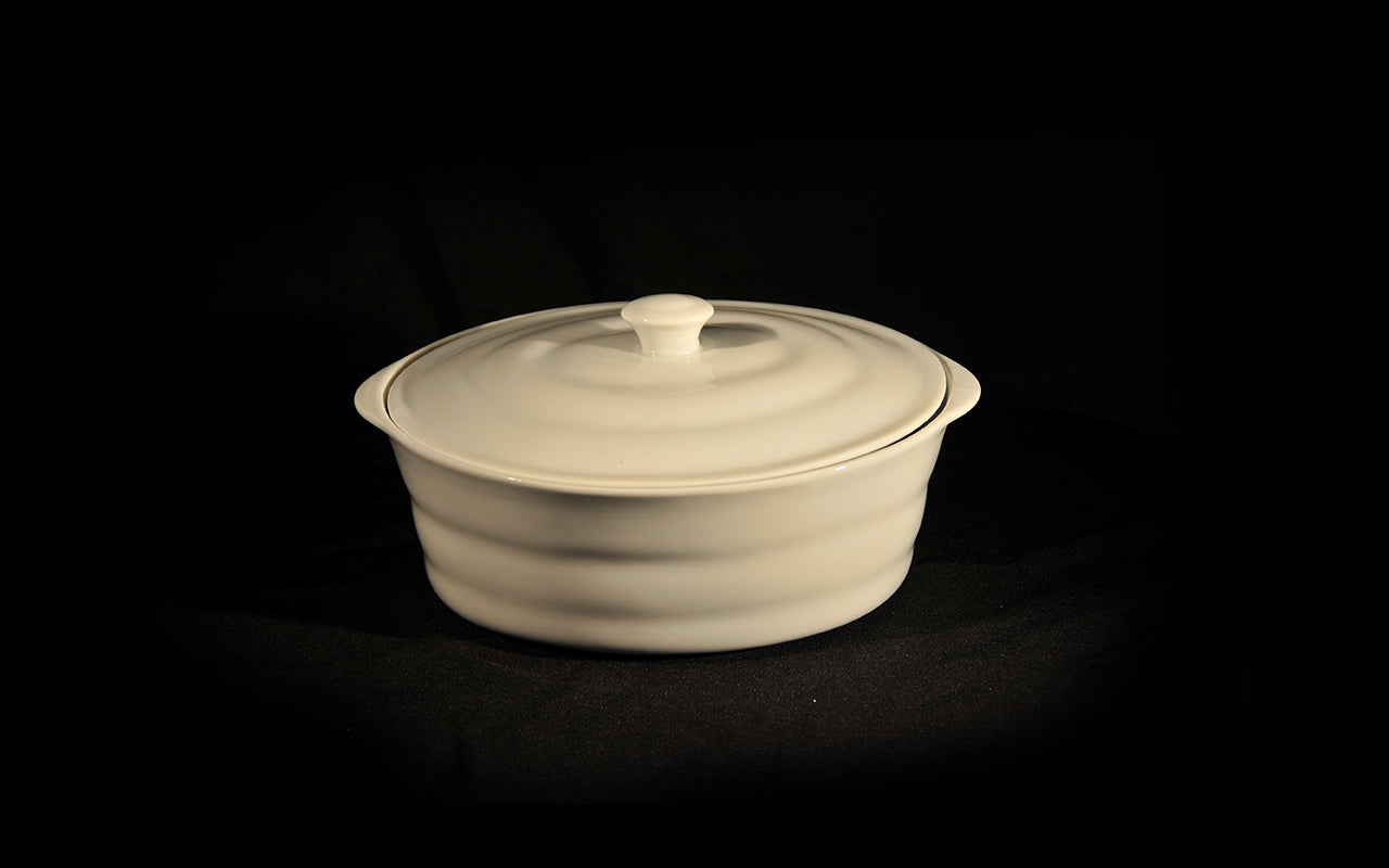 HCCH4718 - White Covered Casserole