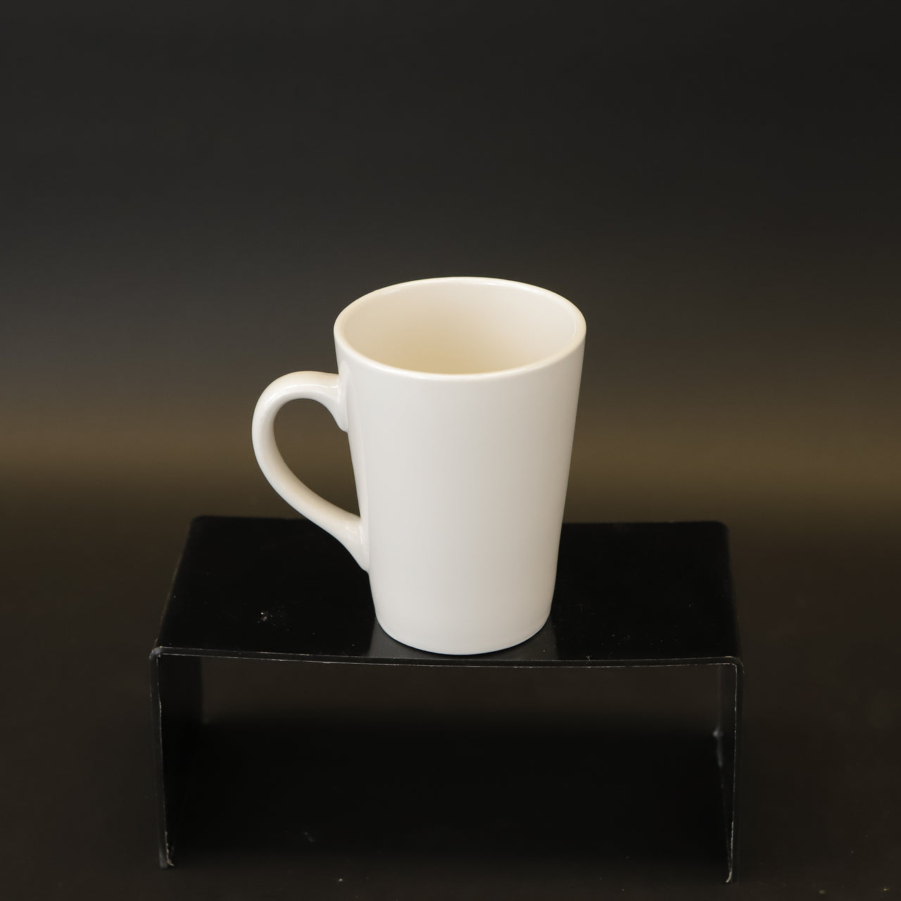 HCCH8908 - Classic White Mug - L