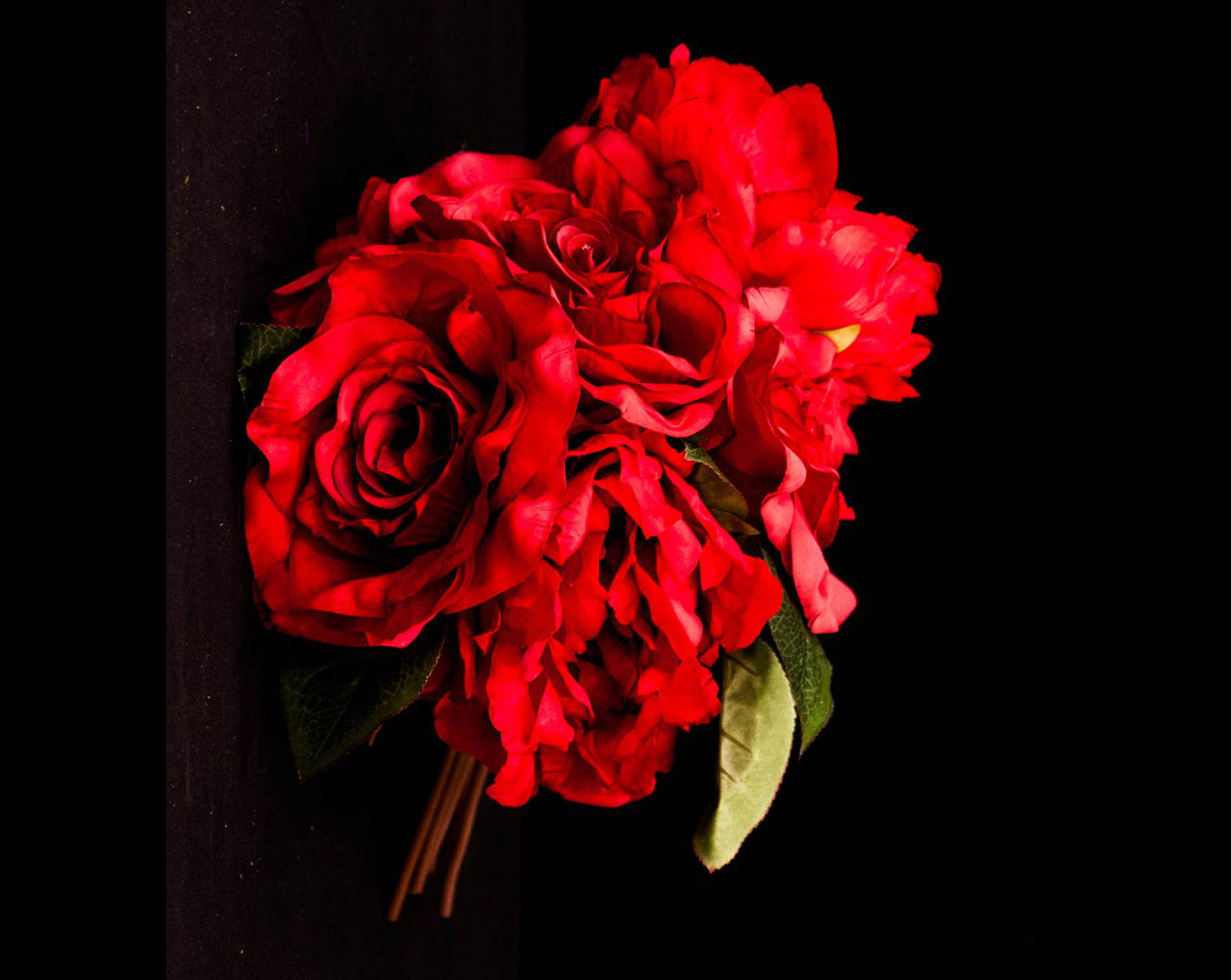 HCFL4746 - Red L Peony Bouquet