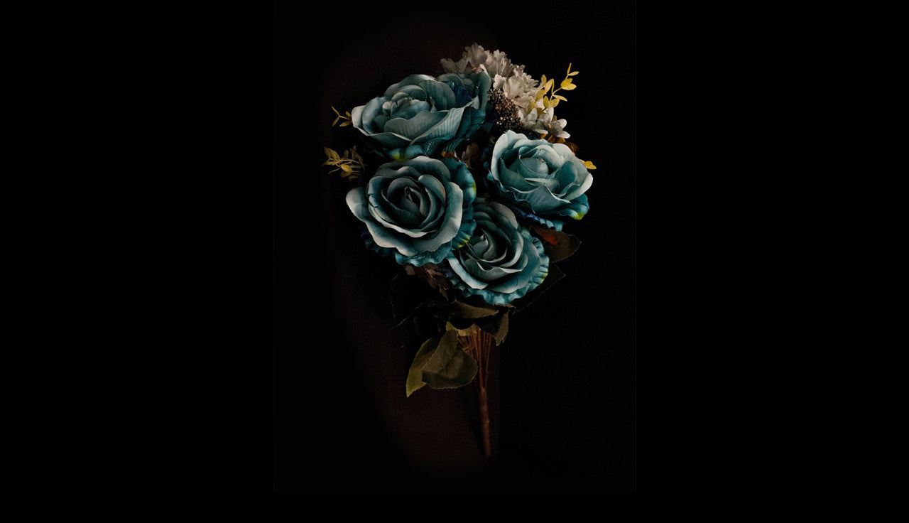 HCFL4756 - Teal M Rose Bouquet