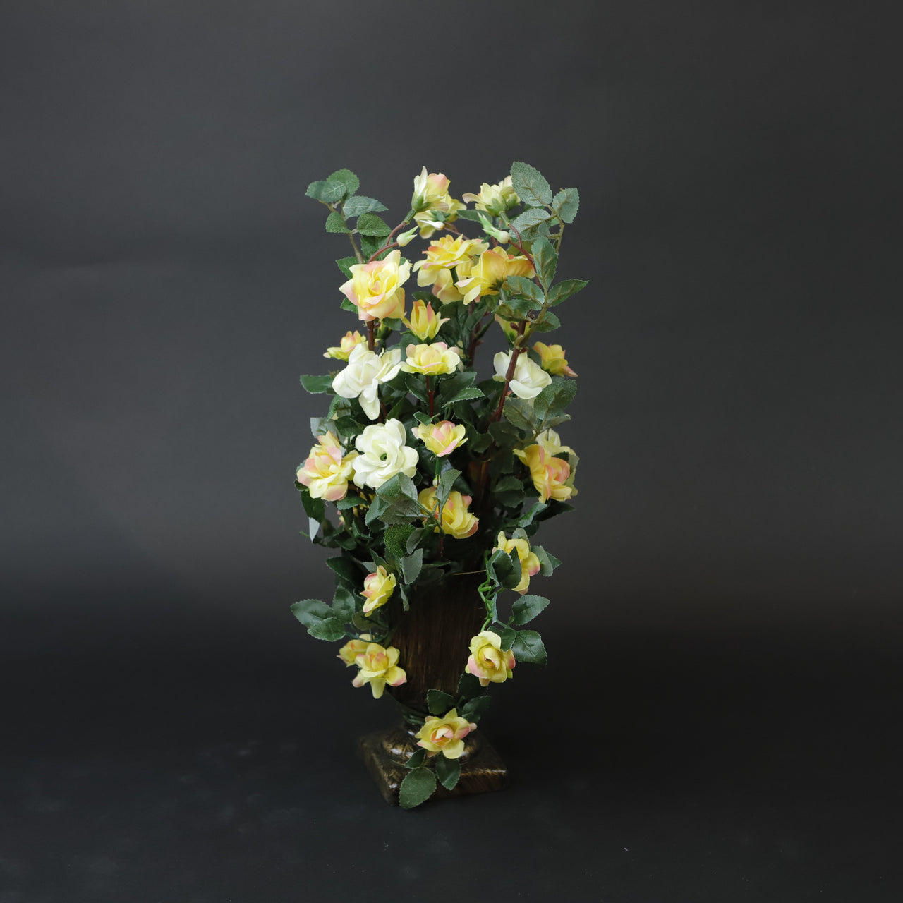 HCFL6983 - Yellow Rose Pedestal Bouquet