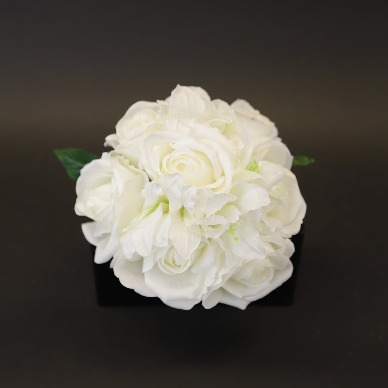 HCFL8039 - Frilly Whte Rose Bouquet
