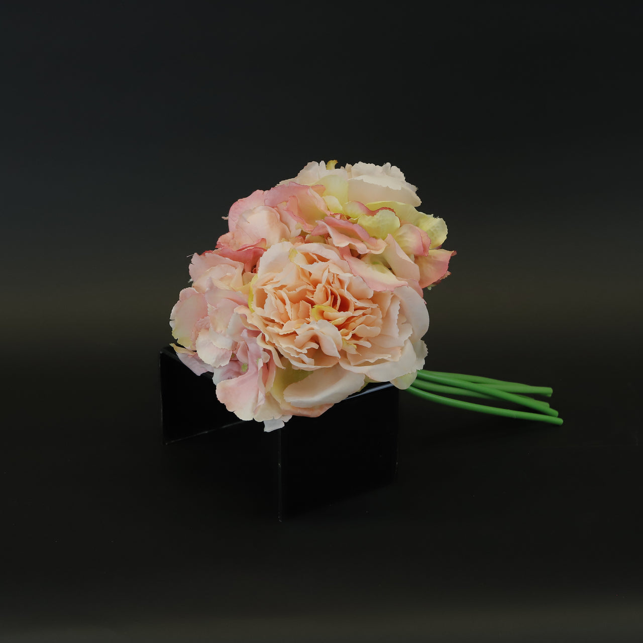 HCFL8635 - Mixed Peach Mum Bq