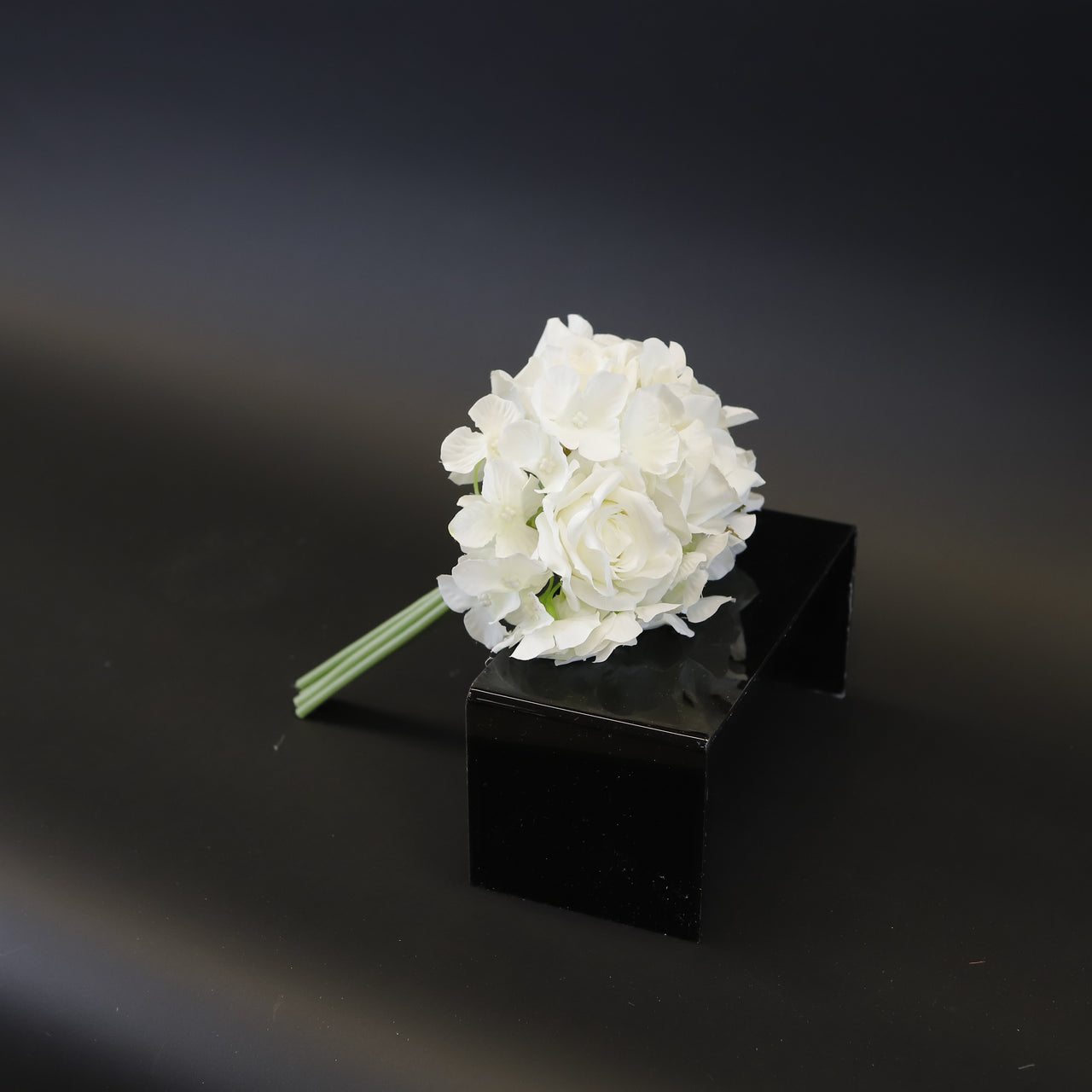 HCFL9168 - White Rose Bud Bq