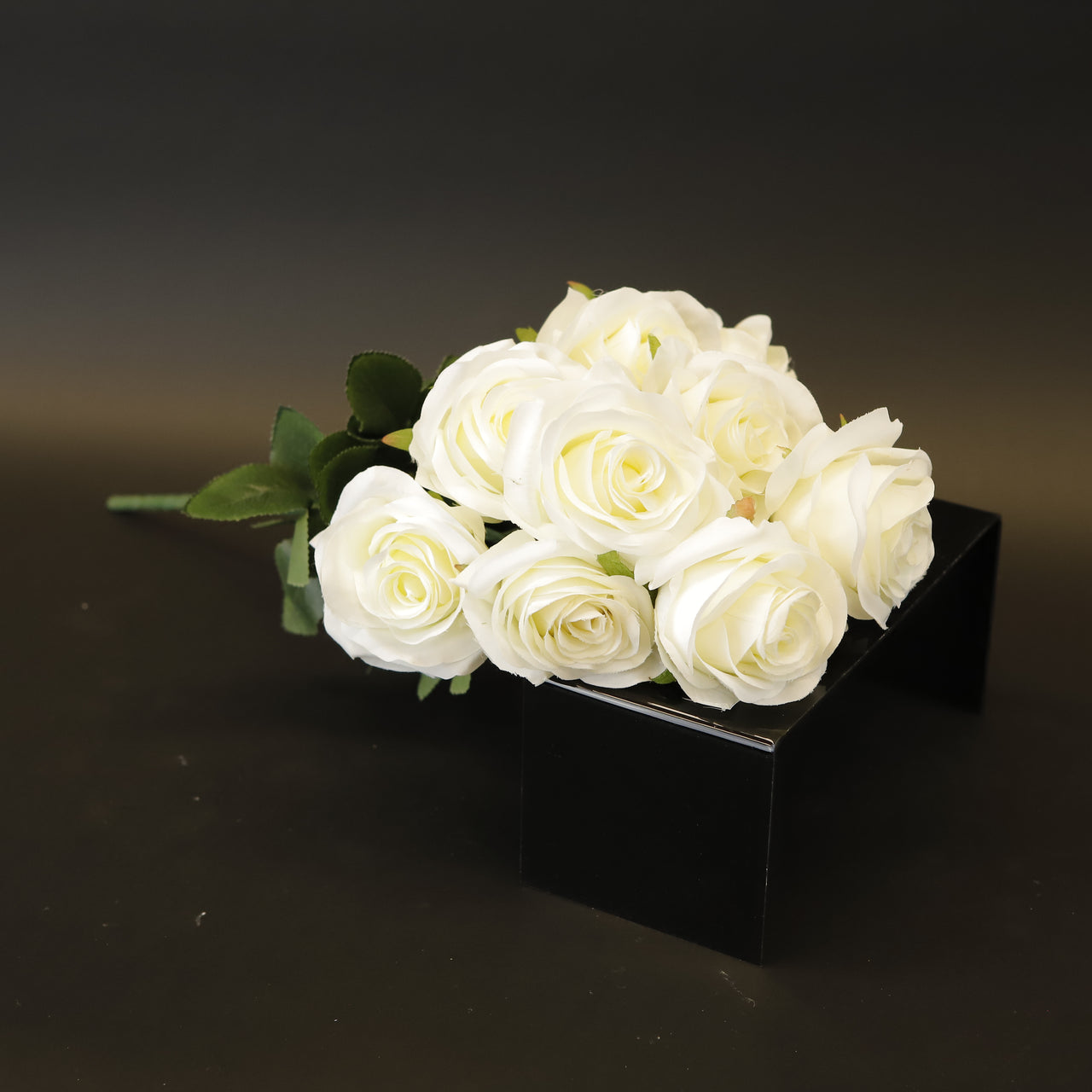 HCFL9317 - Pure White Rose Bq