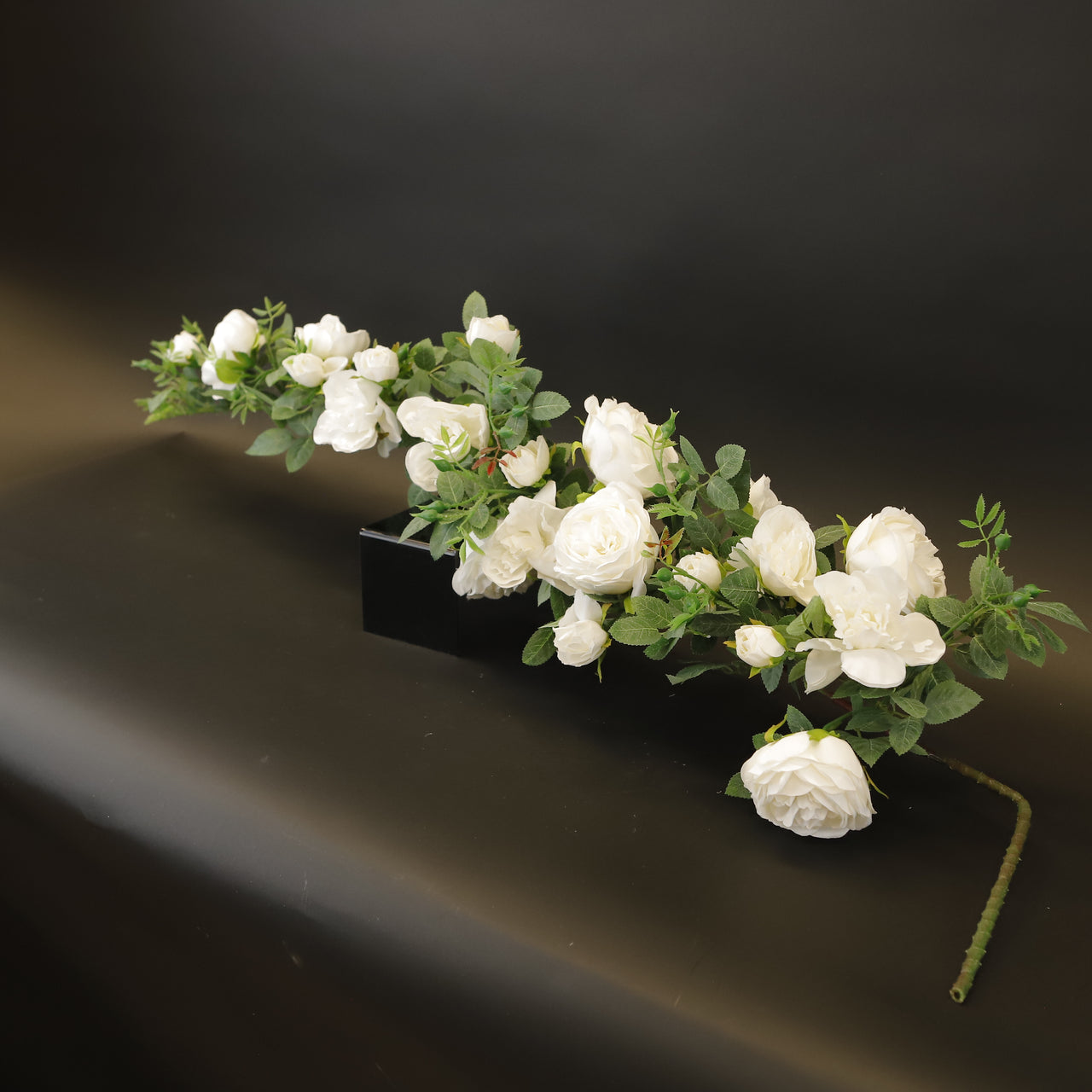 HCFL9333 - Climbing White Rose Vine
