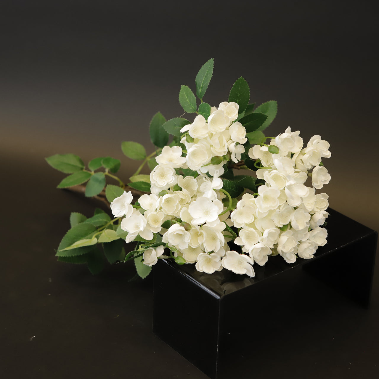 HCFL9344 - White Mock Rose Bq