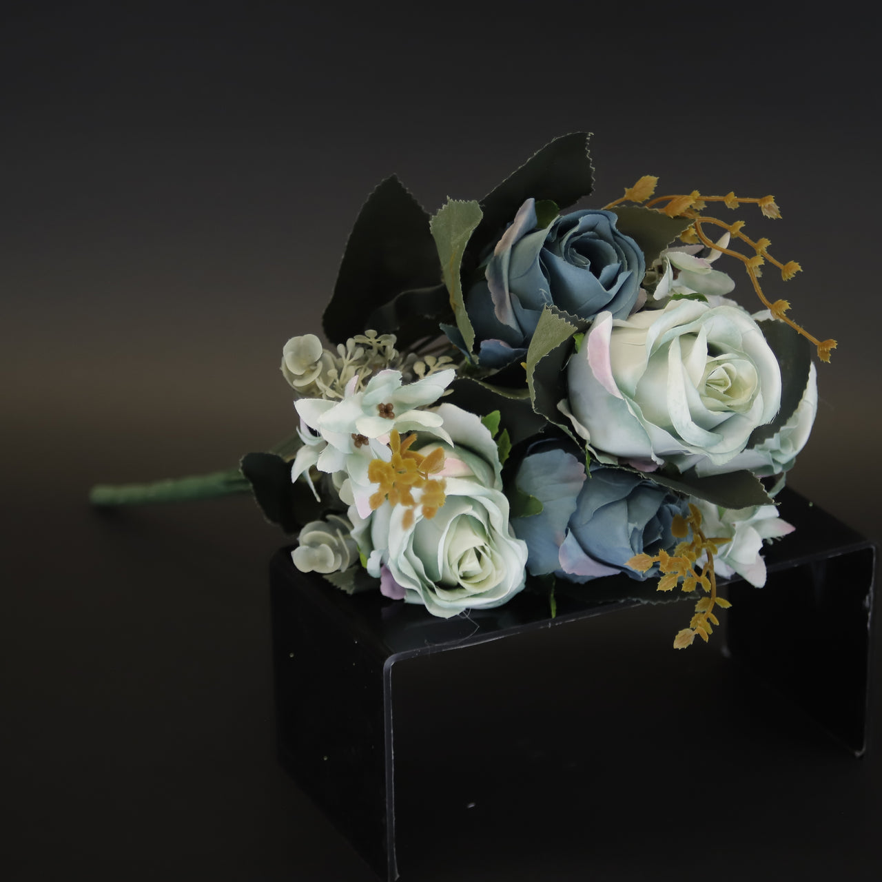 HCFL9588 - Mixed Blue/Green Rose Bq