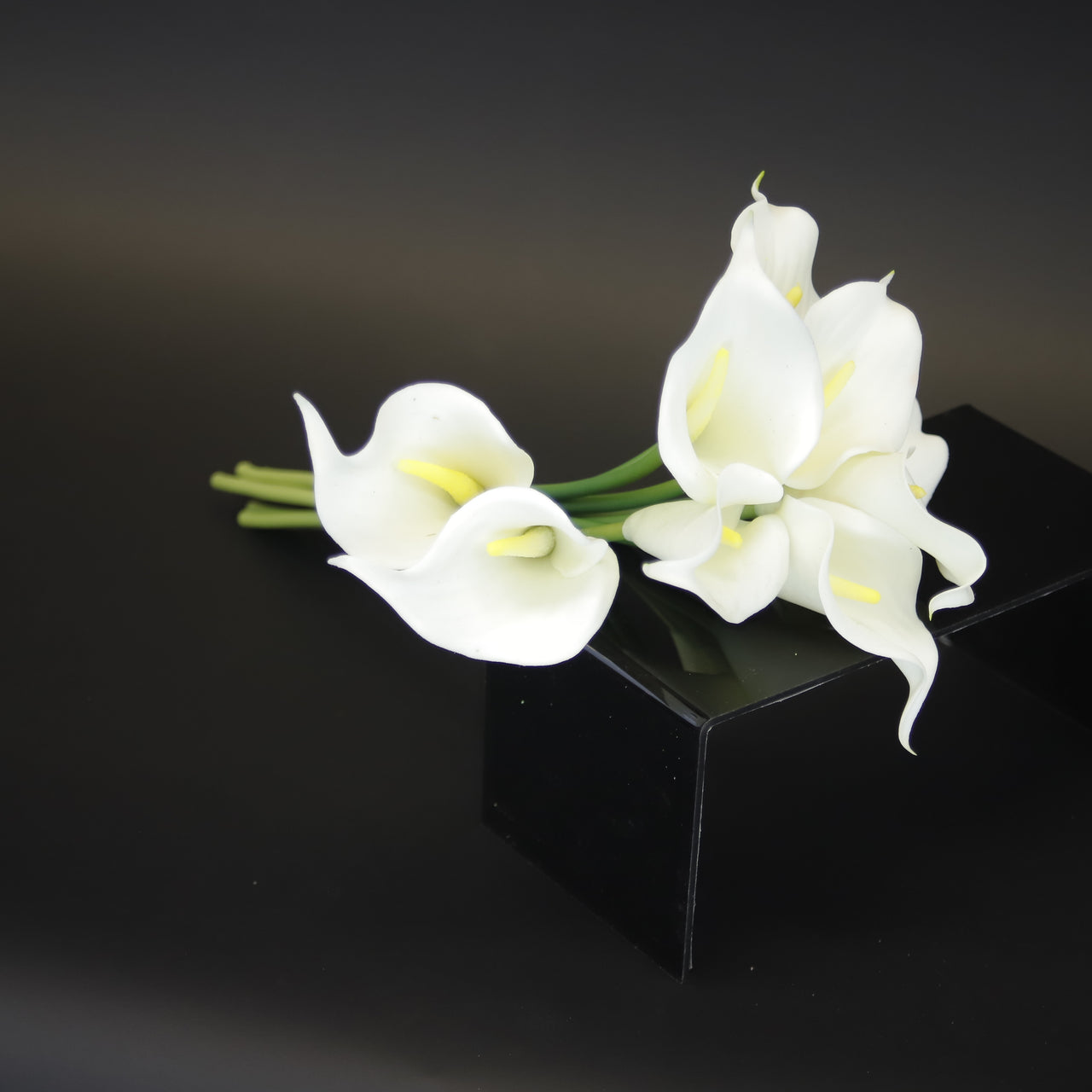 HCFL9606 - White Calla Lily Bq