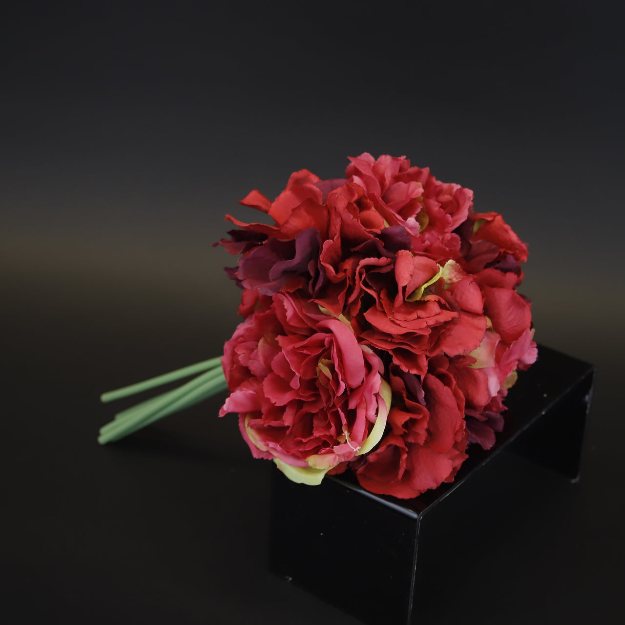 HCFL9661 - Mixed Red Carnation Bq