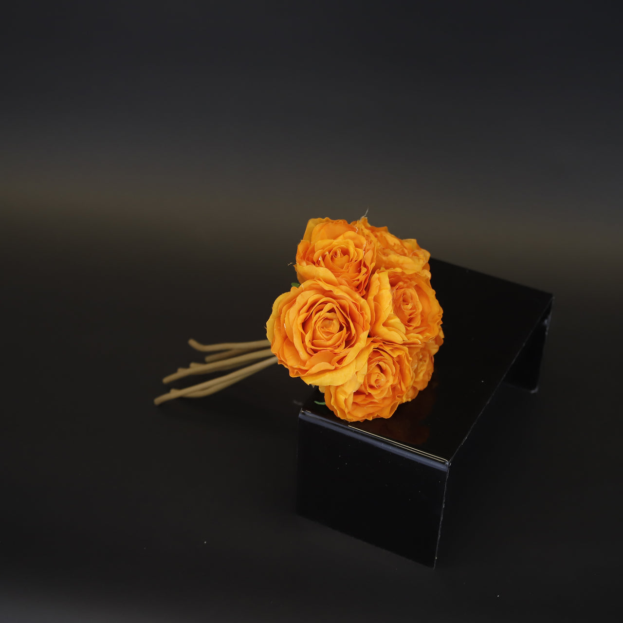 HCFL9680 - Tangerine Persian Buttercup Bq