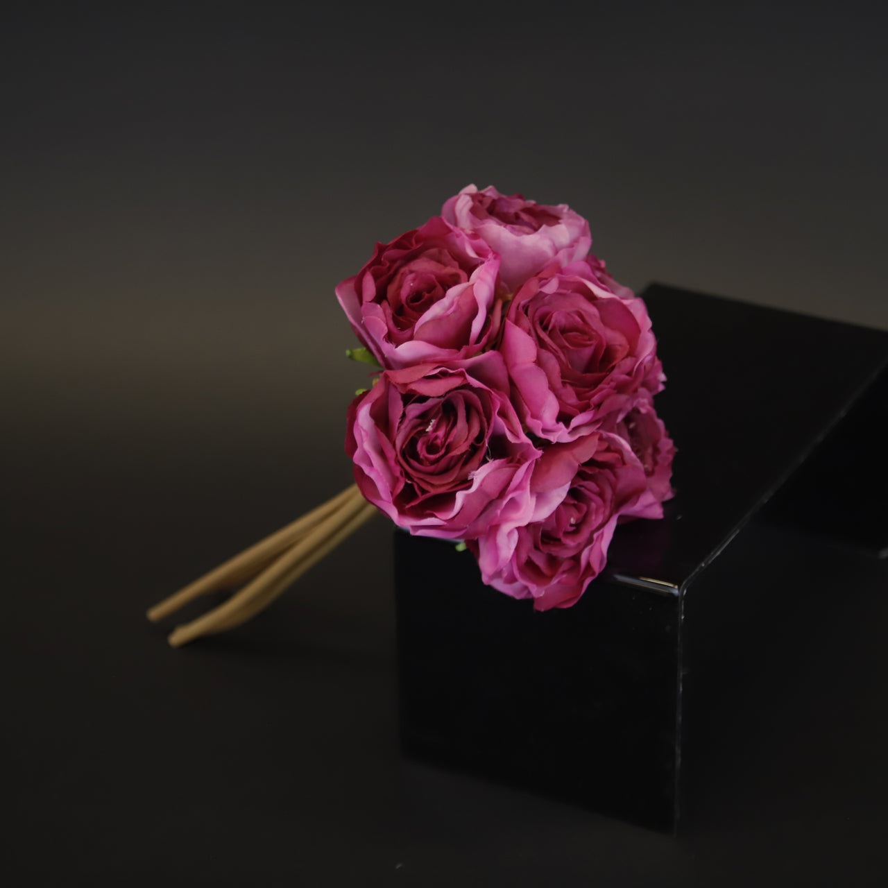 HCFL9681 - Magenta Persian Buttercup Bq