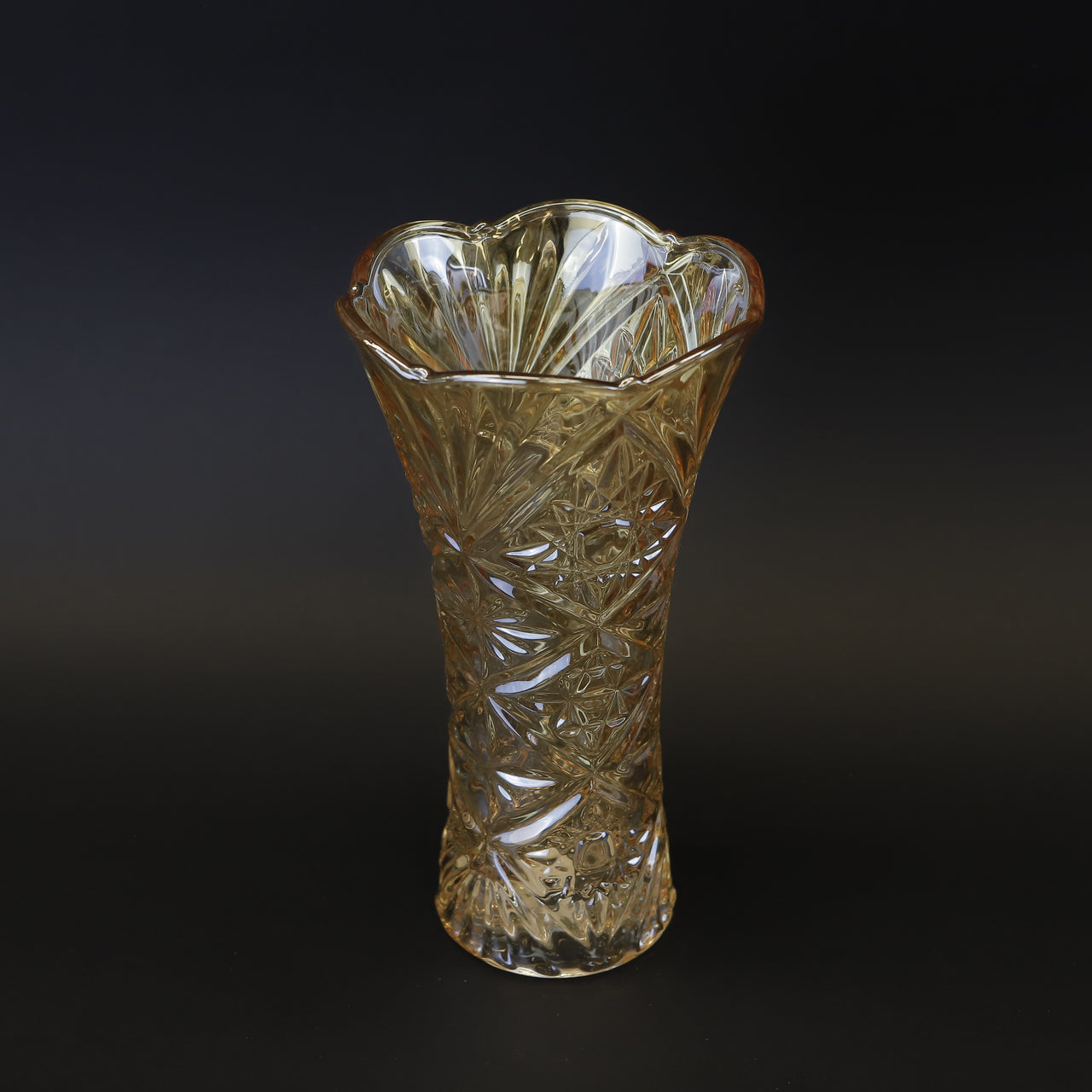 HCGL7954 - Gold Cut Glass Vase