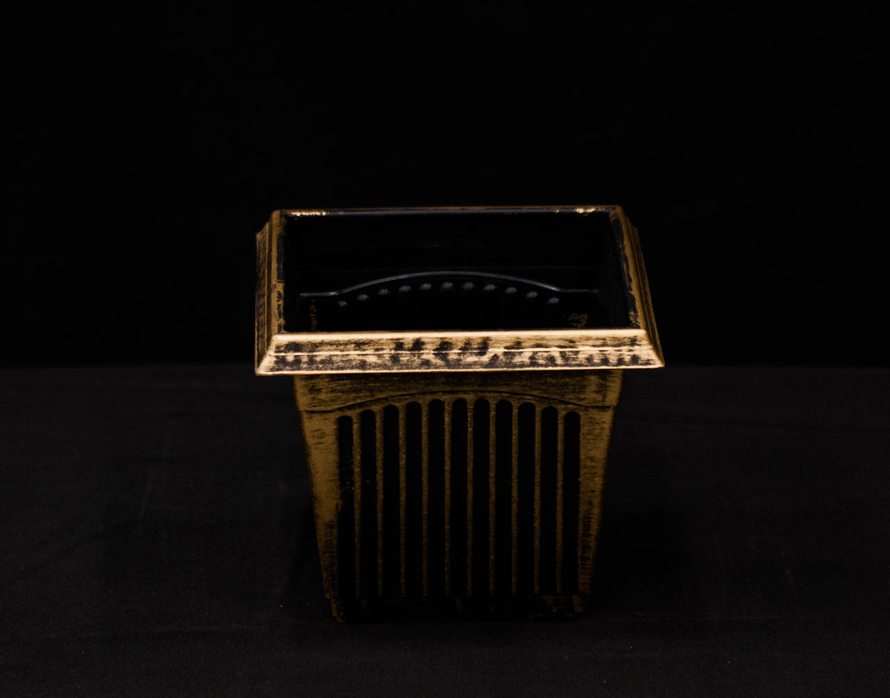 HCHD5319 - Gold Square Pot Small