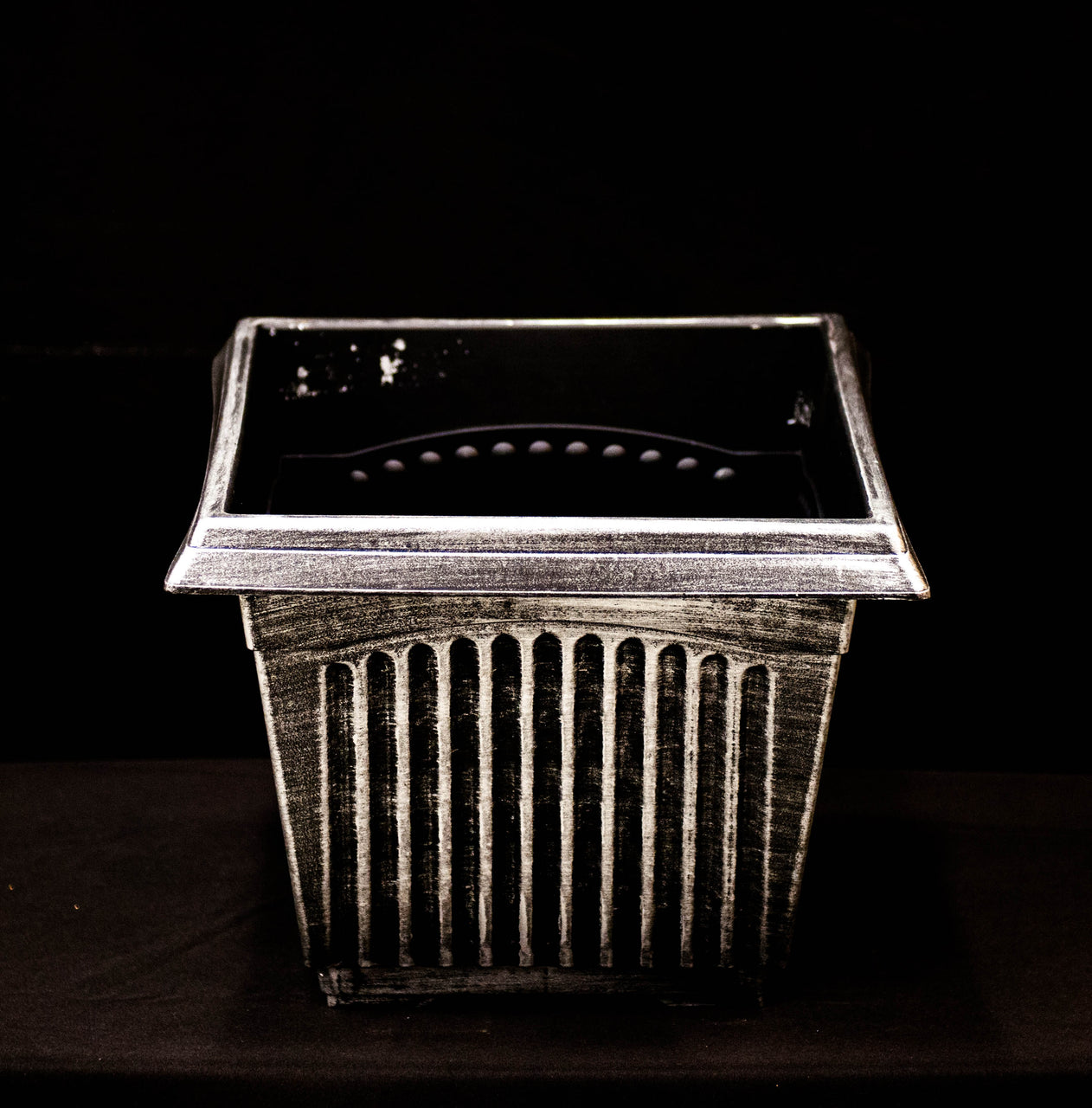 HCHD5322 - Silver Square Pot Medium