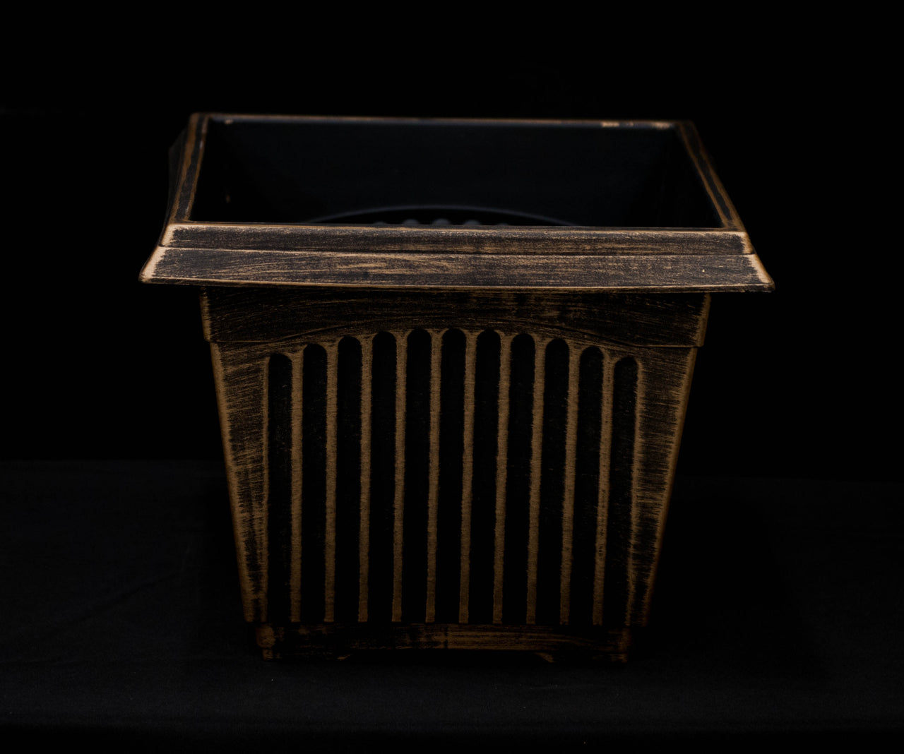 HCHD5323 - Gold Square Pot Large