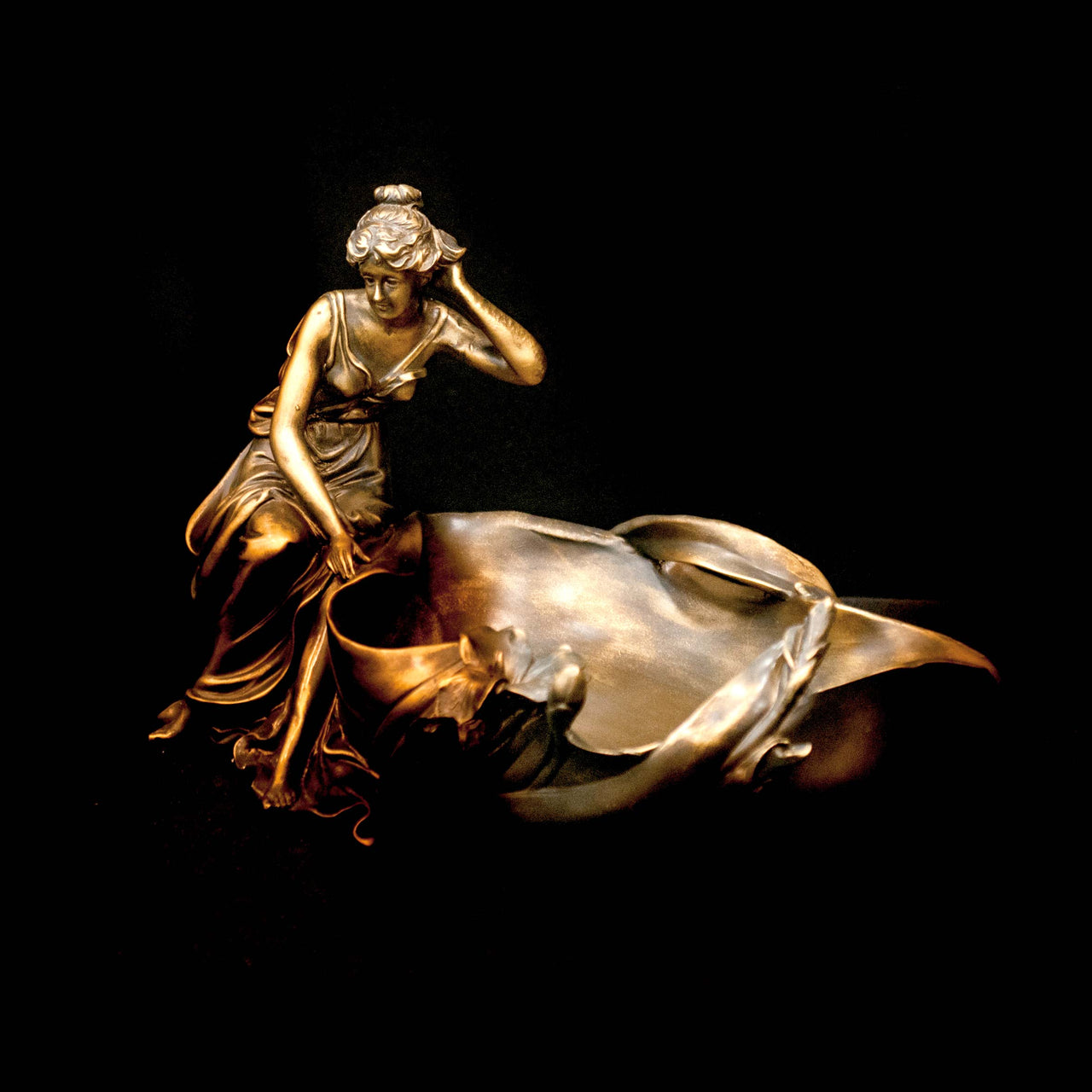 HCHD5355 - Grecian Lady on Pond