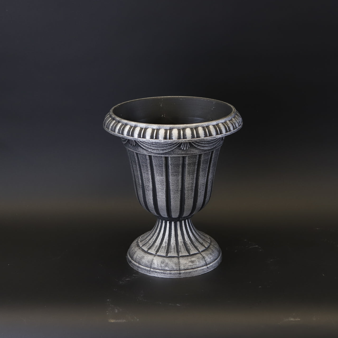 HCHD5478 - Silver Wide Pedestal Pot Small
