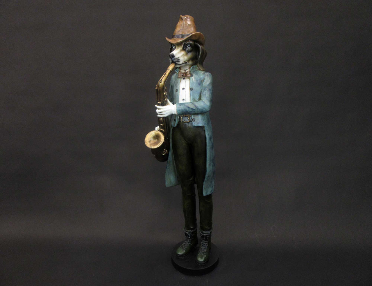 HCHD5878 - Elegant Dog with Saxaphone