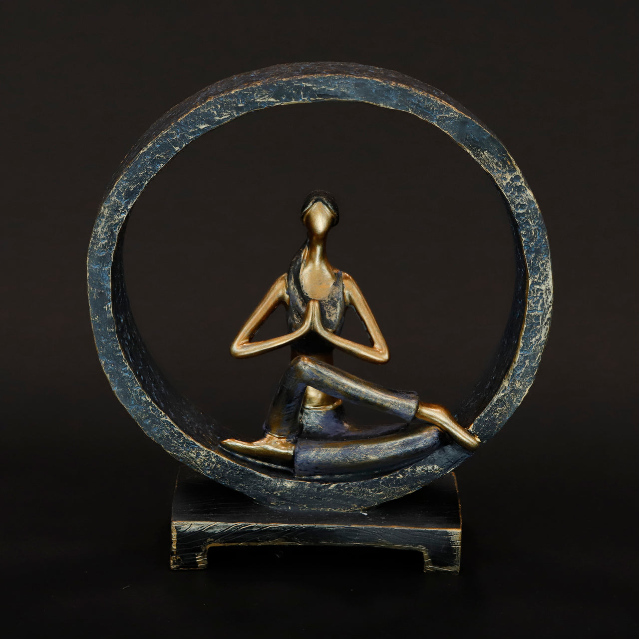 HCHD6281 - Yoga Lady Praying