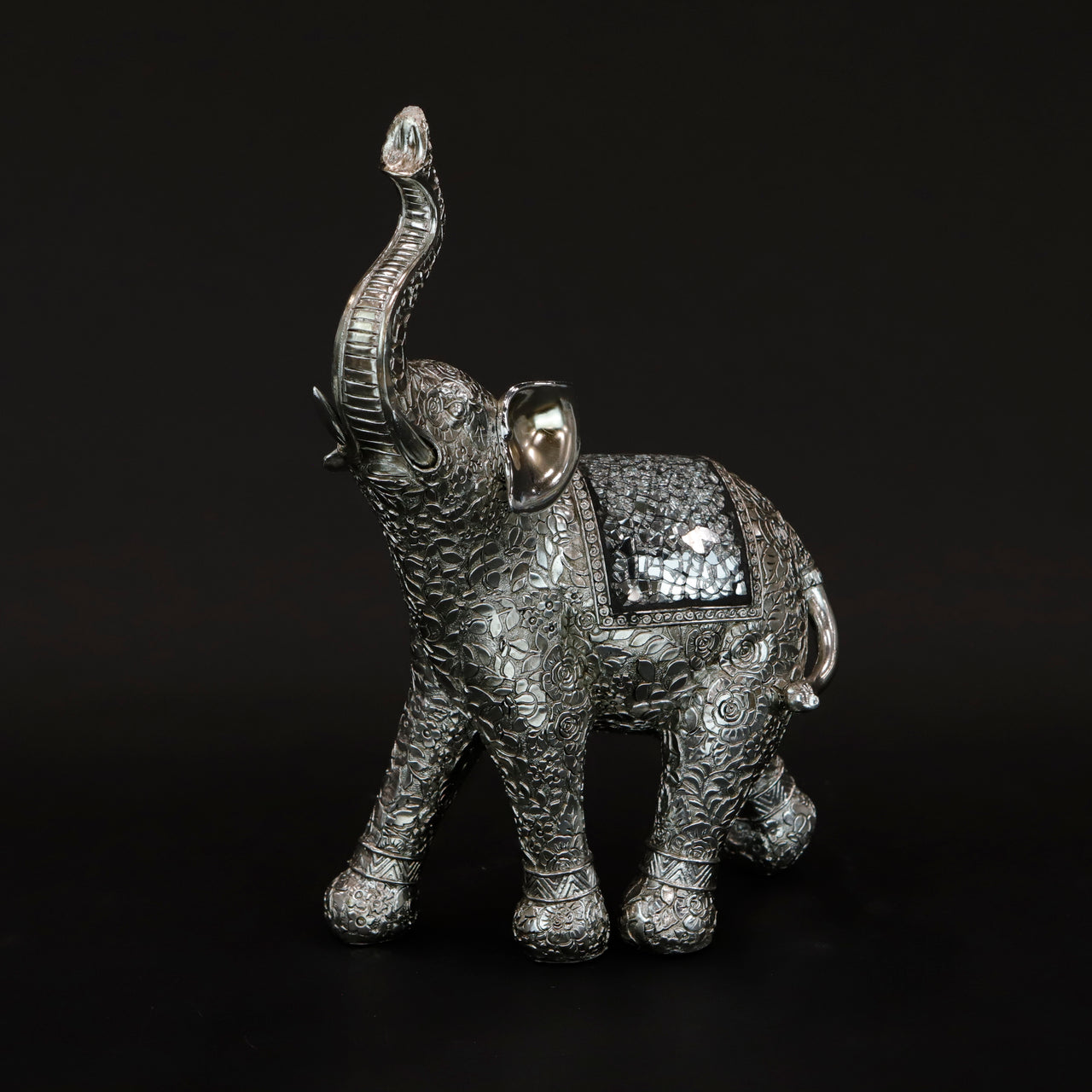 HCHD6286 - Medium Silver Elephant Right