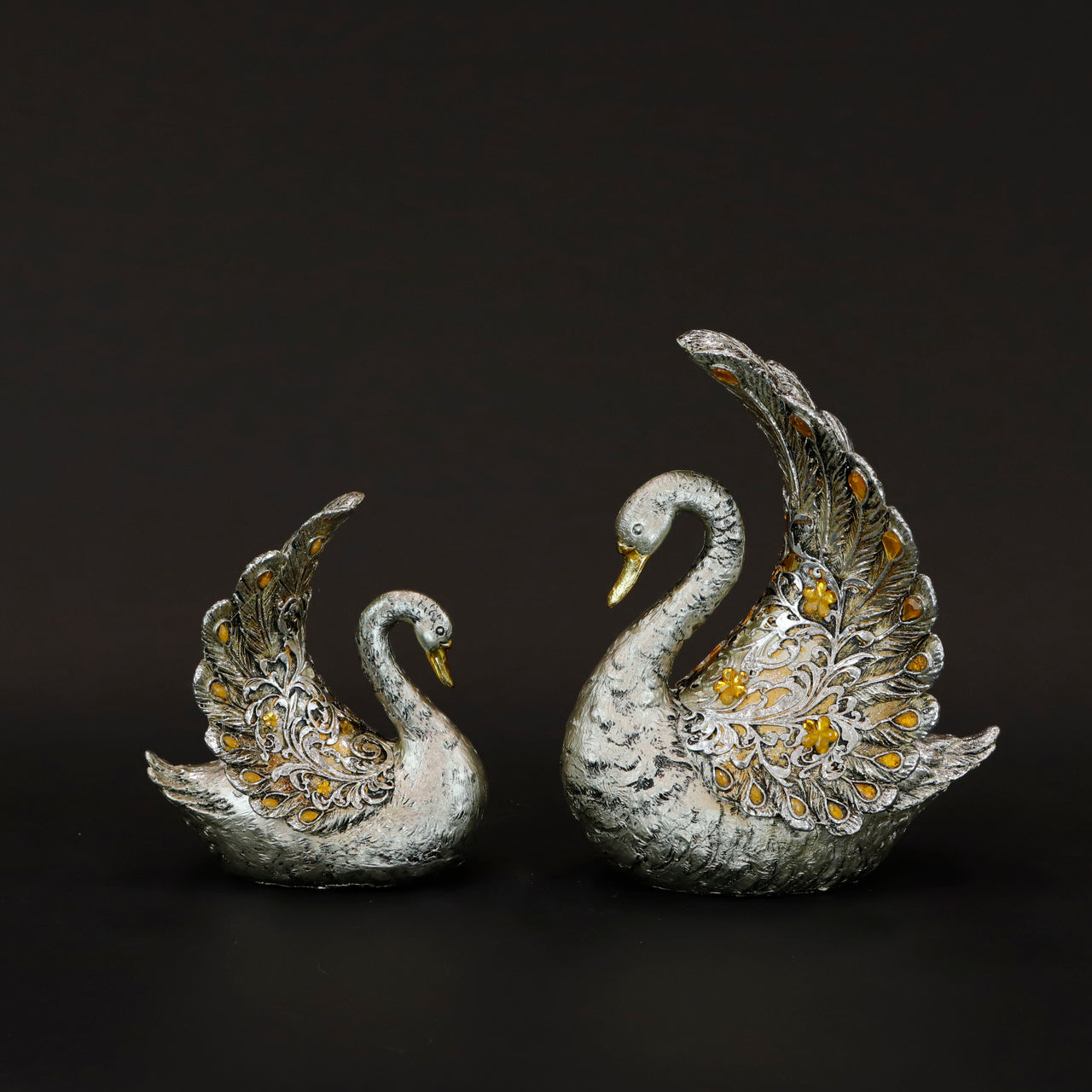 HCHD6385 - Small Gold Swan Set