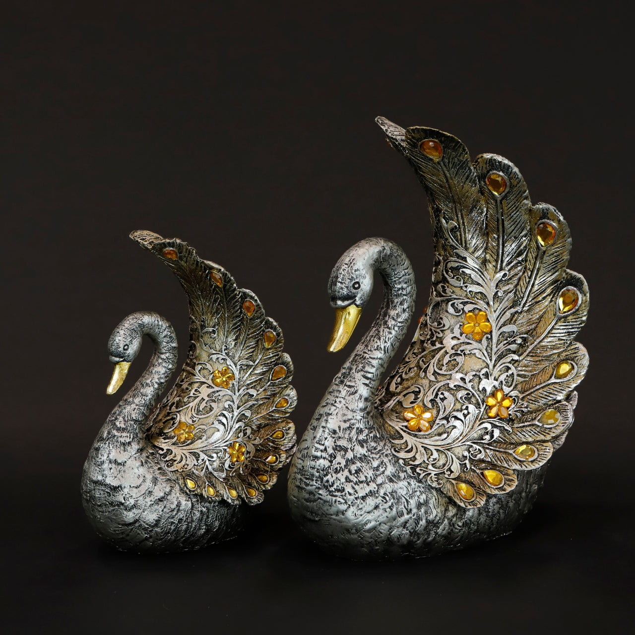 HCHD6386 - Large Gold Swan Set