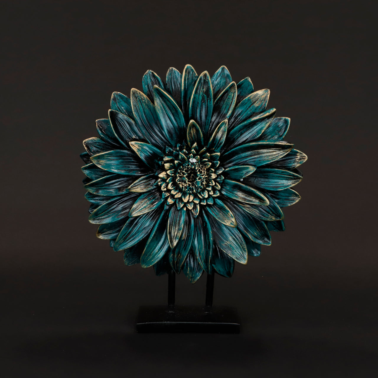 HCHD6485 - Turquoise Dahlia on Pedestal