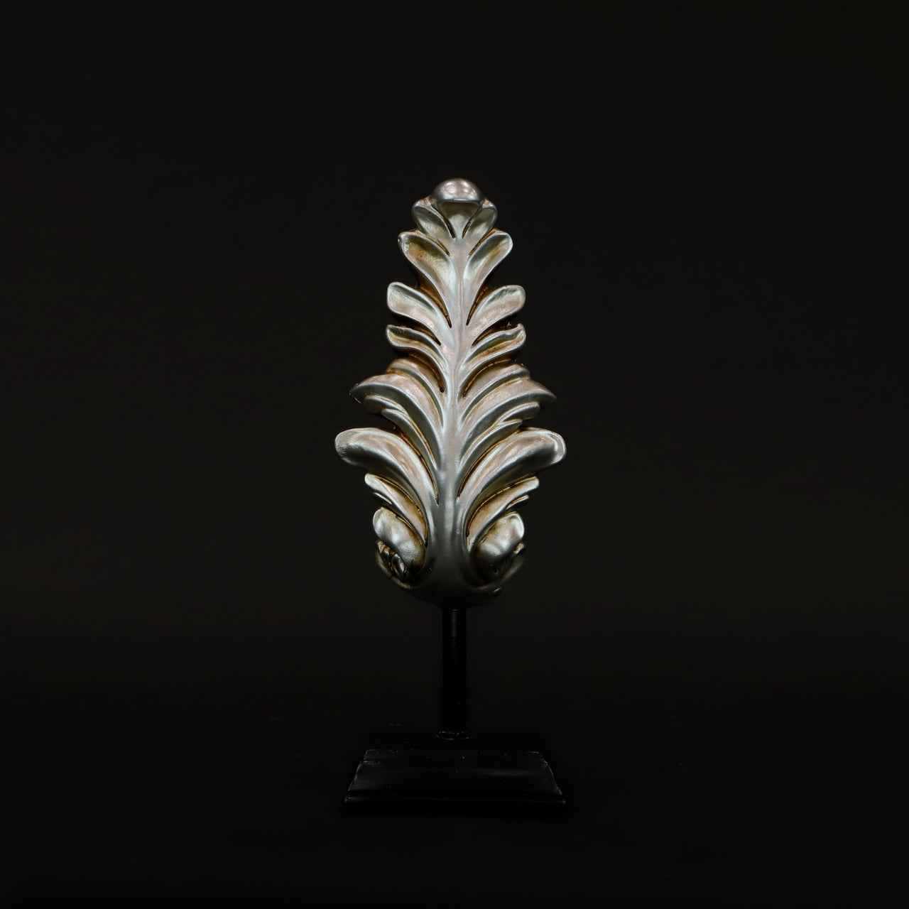 HCHD6486 - Silver Small Leaf on Stand