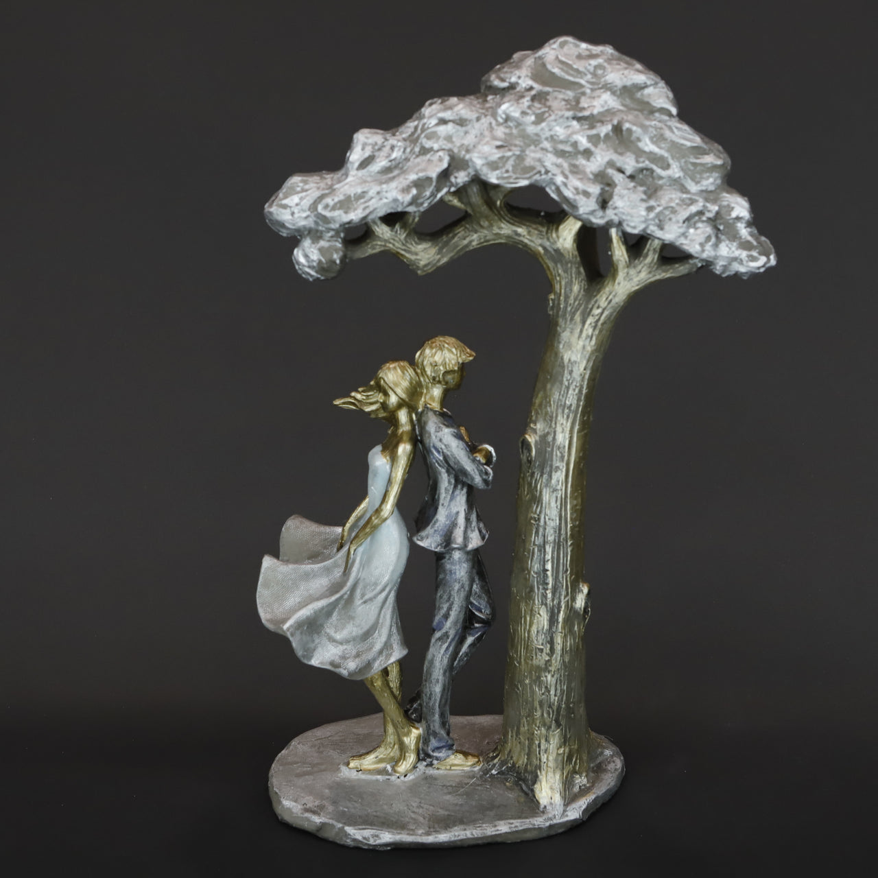 HCHD6529 - Blue Couple under Tree