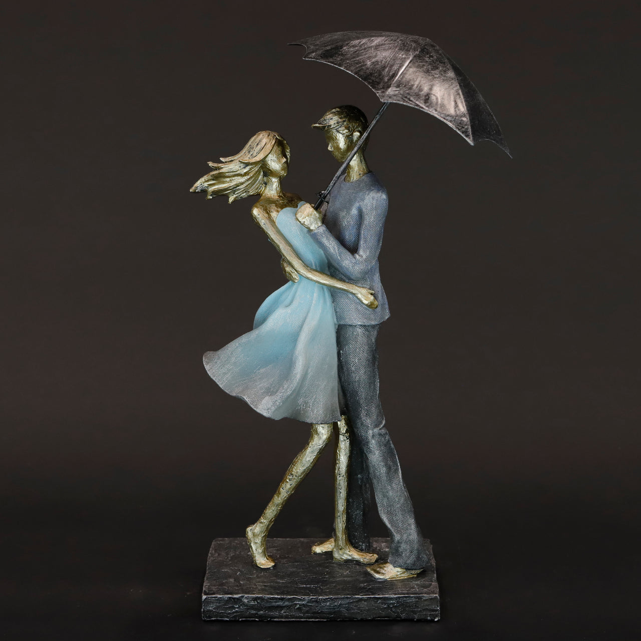 HCHD6530 - Blue Couple under Umbrella