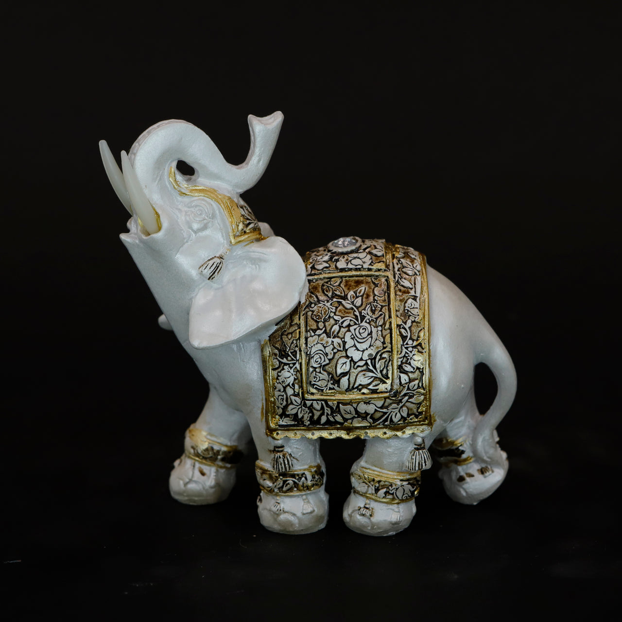 HCHD6564 - M Brown Elephant Left