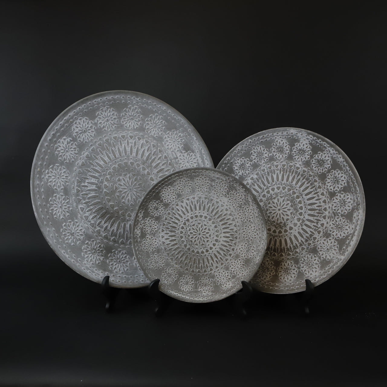 HCHD6757 - S Taupe Sand Dollar Plate