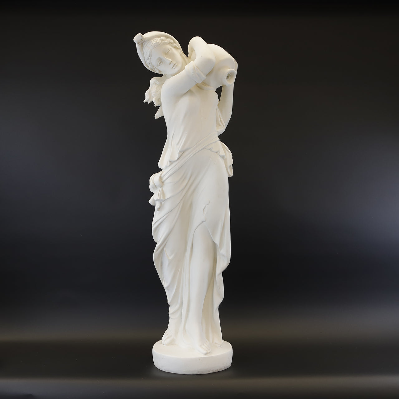 HCHD6829 - Woman with Basket on Right