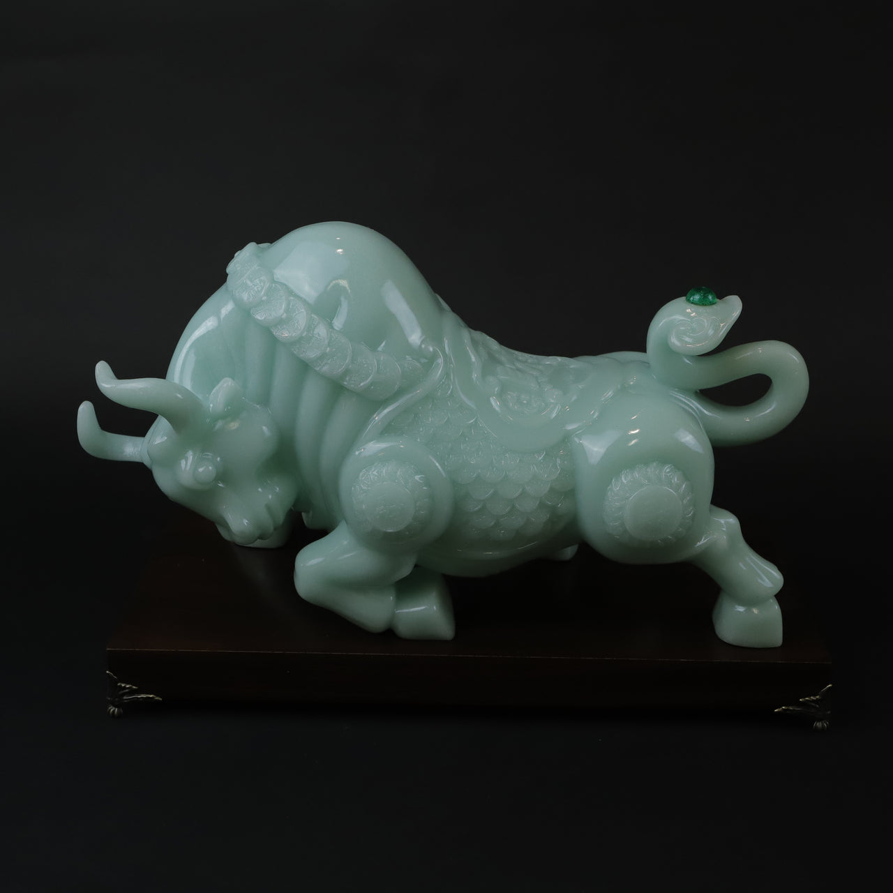 HCHD6880 - Green Jade Bull
