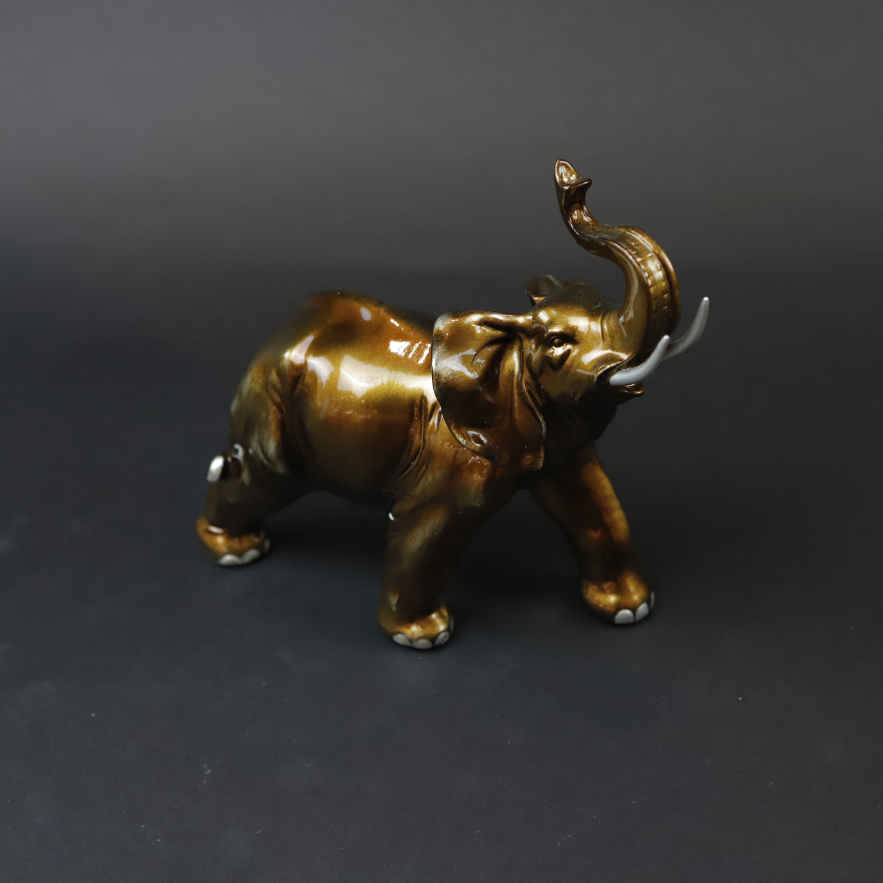 HCHD6889 - Bronze Elephant