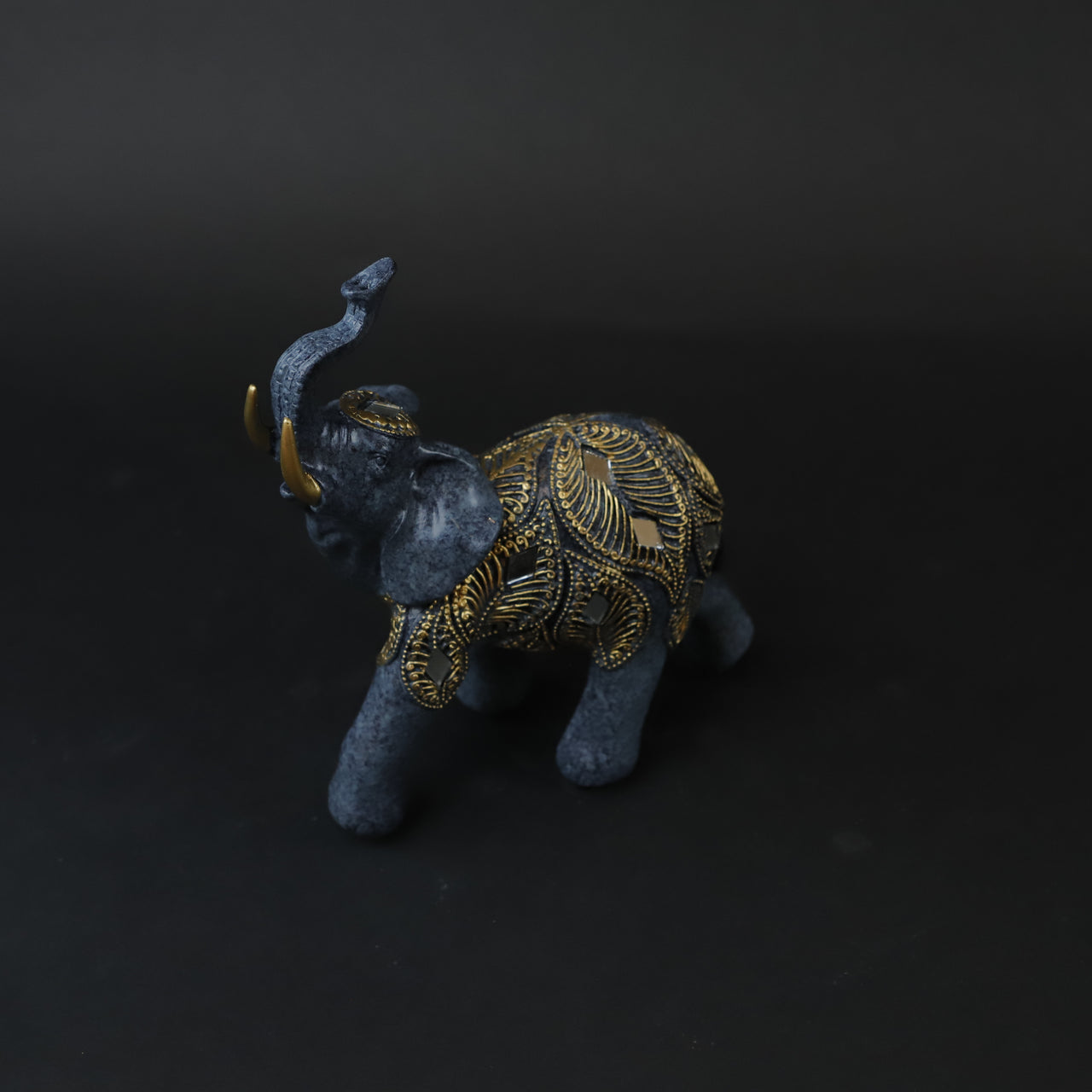 HCHD6893 - M Bronze Leaf Elephant