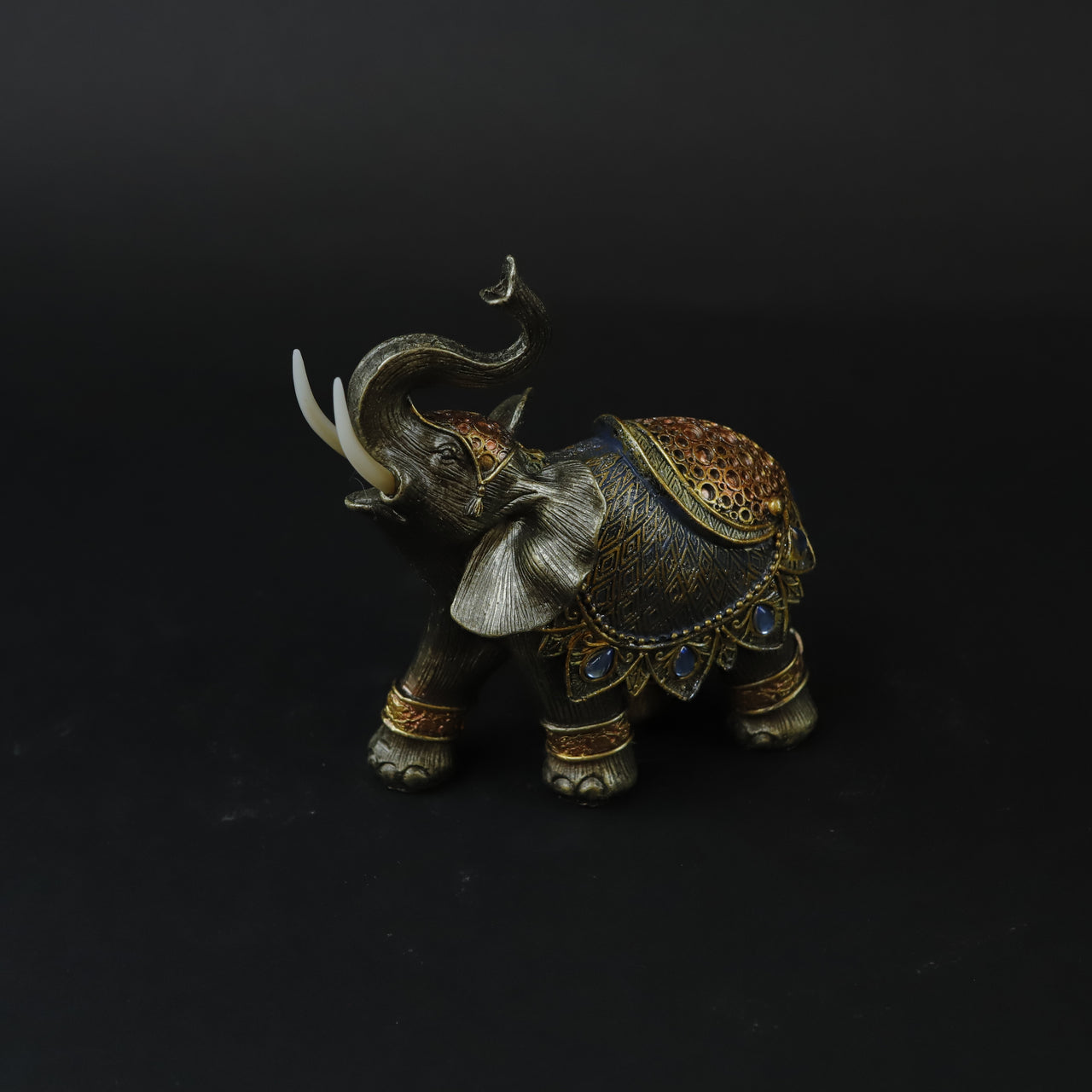 HCHD6923 - M Blue Left Facing Elephant