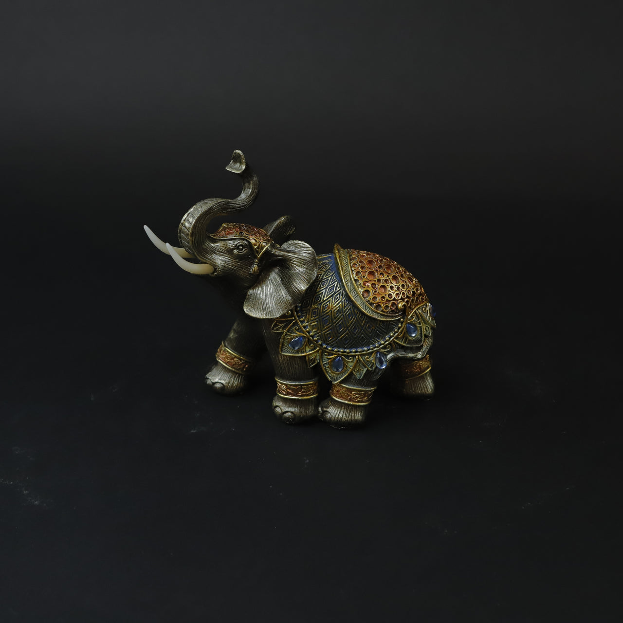 HCHD6924 - M Blue Right Facing Elephant
